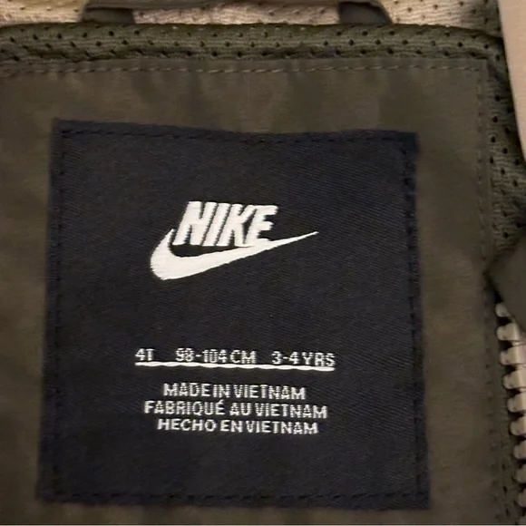 Nike Boys Windrunner Jacket Green Hooded Size 4T Full Zip - Picture 2 of 5